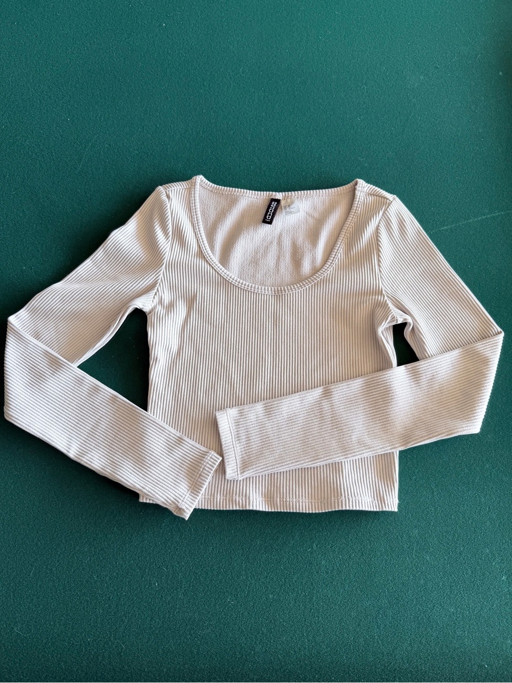 H&M White Ribbed Scoop-Neck Long Sleeve Crop Top